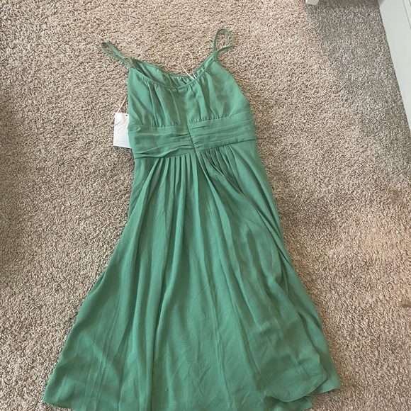 Gal Meets Glam Green Dress - 12 - Picture 3 of 4